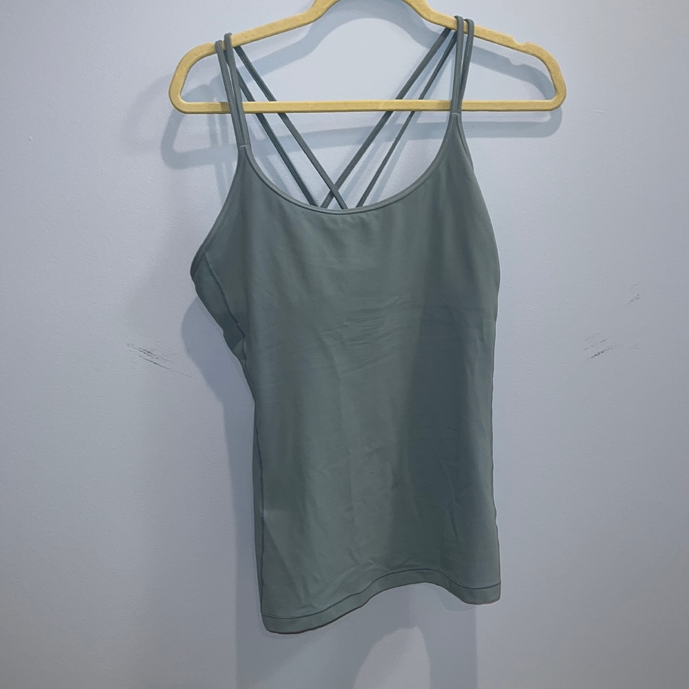 LULULEMON top